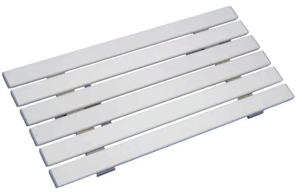 Aidapt Medina Plastic Bath Step: White rectangular bath step with five parallel slats, displayed on a white background.